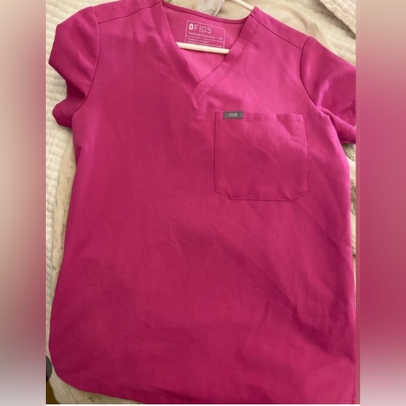 Figs Catrina One Pocket Top - Picture 3 of 4